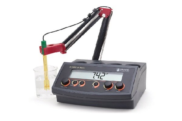 Medidor de PH con Calibración Manual HI1332B